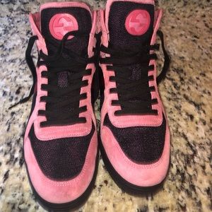 Gucci Men Pink Suede Sneakers